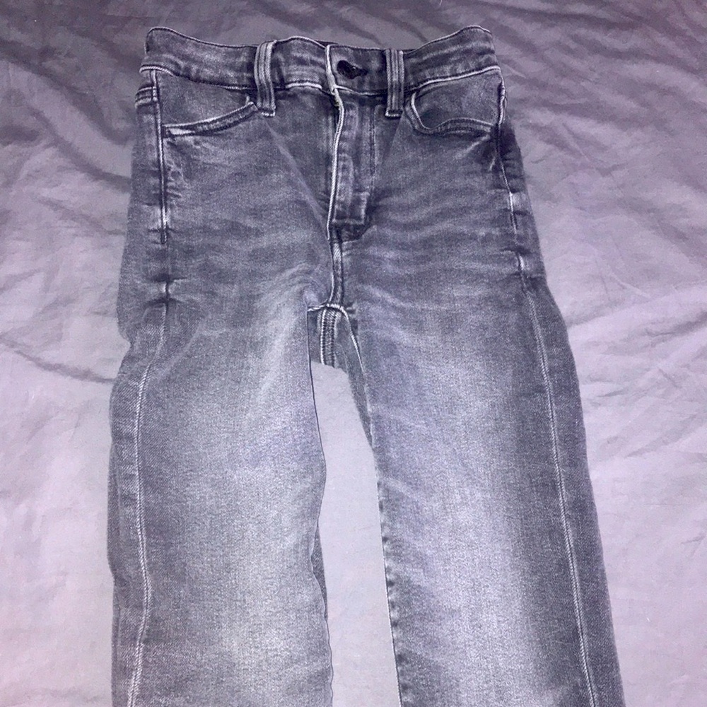 Women’s jeans cropped.